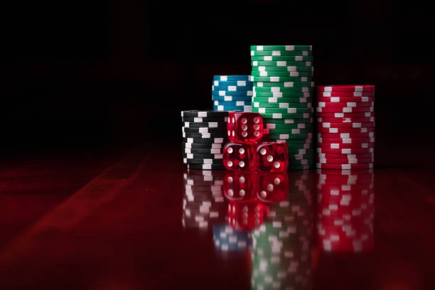 Mobile phone showing Sakong betting buttons and fold raise call options